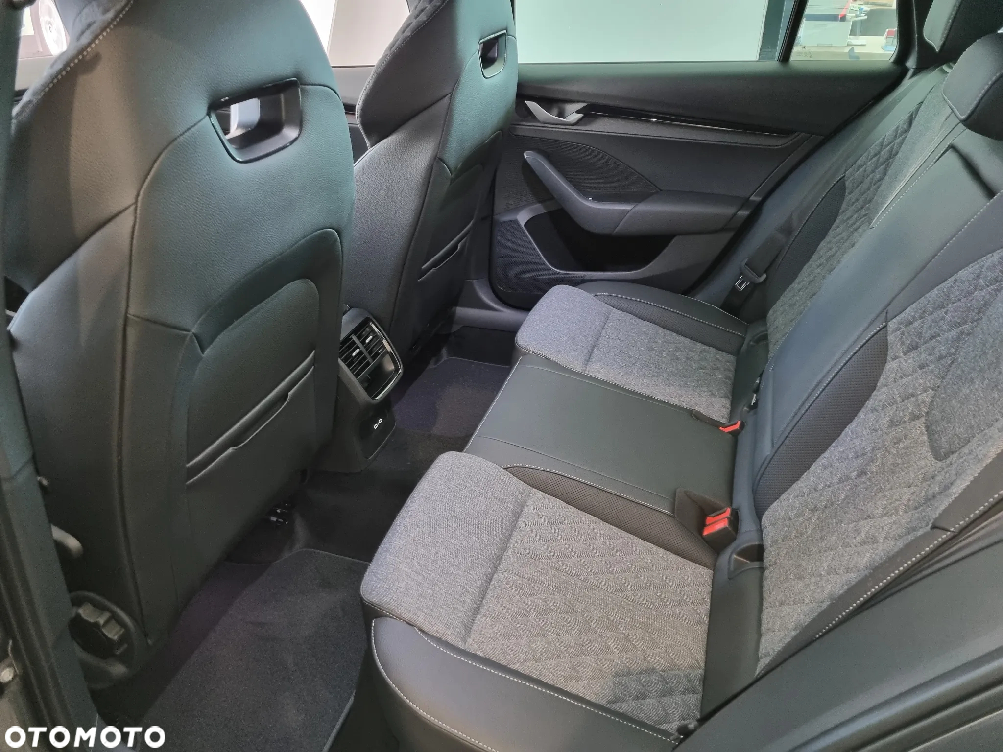 Skoda Octavia 1.5 TSI mHEV Sportline DSG - 28