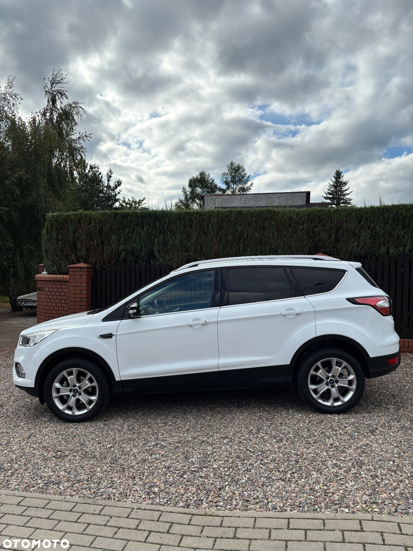 Ford Kuga 1.5 EcoBoost FWD Trend ASS - 3
