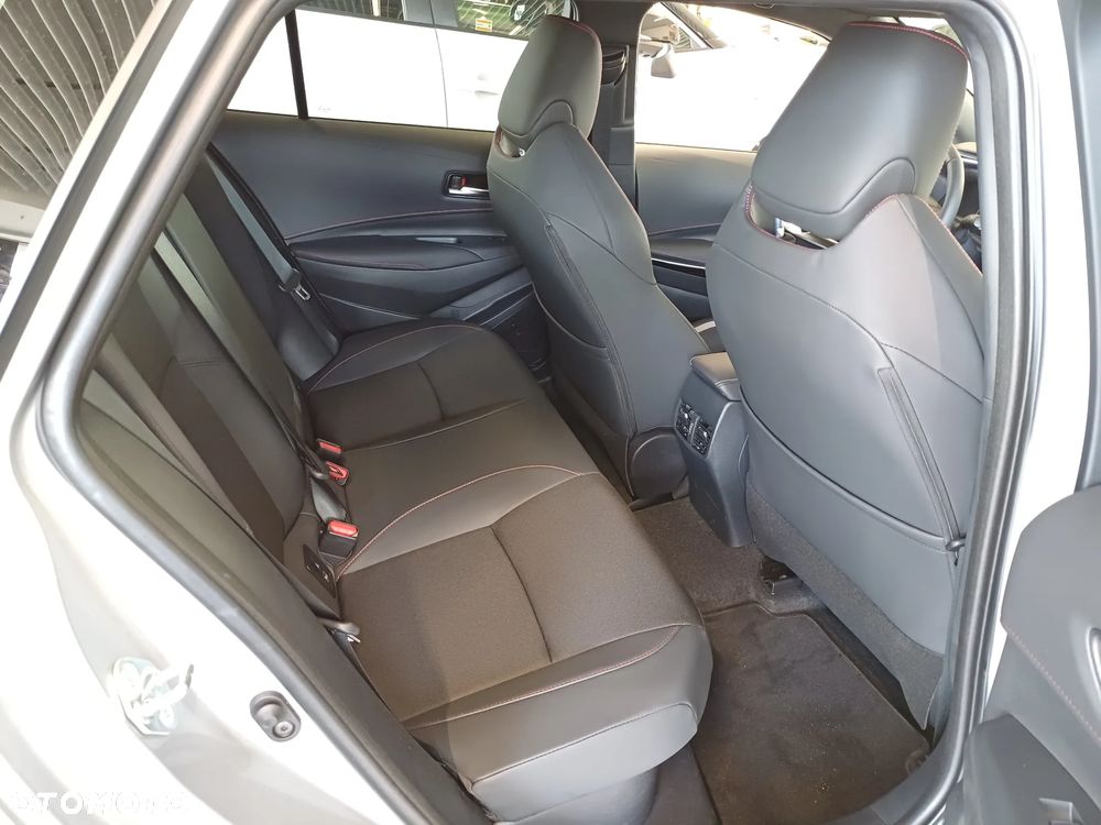 Toyota Corolla 2.0 Hybrid GR Sport - 8