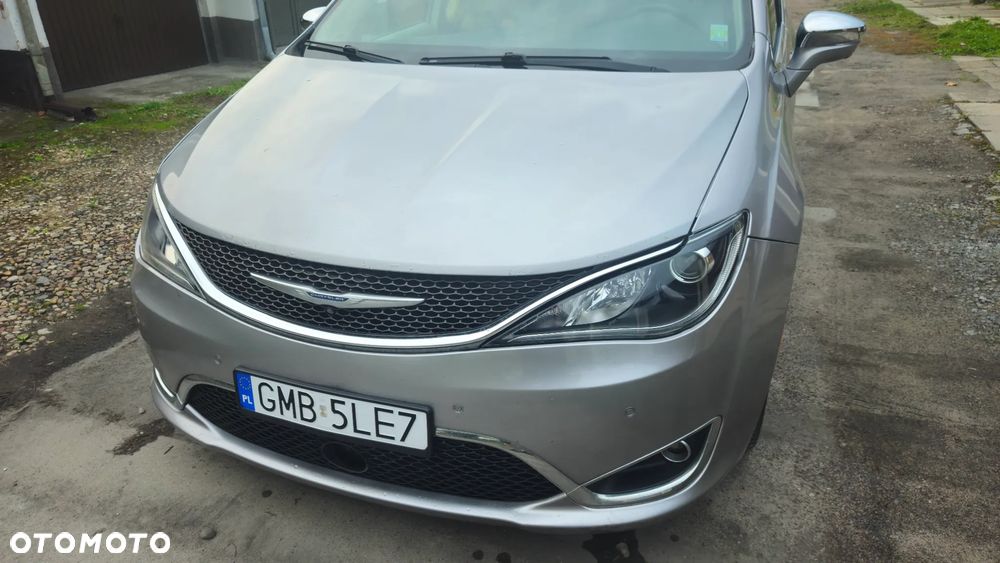 Chrysler Pacifica - 16