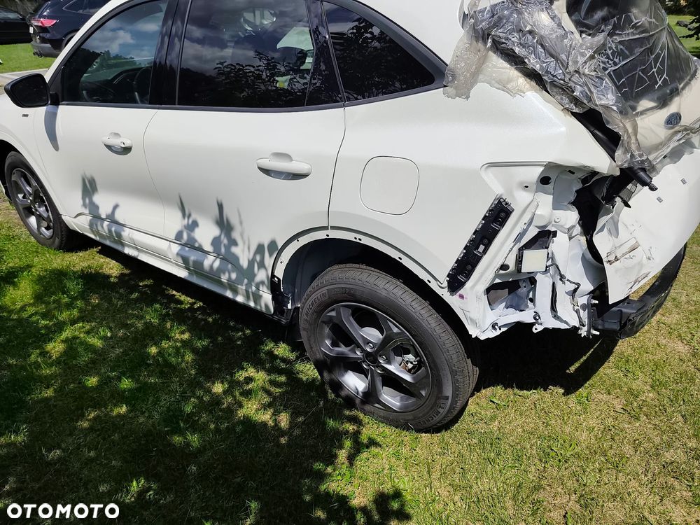 Ford Kuga 1.5 EcoBoost ST-LINE - 4