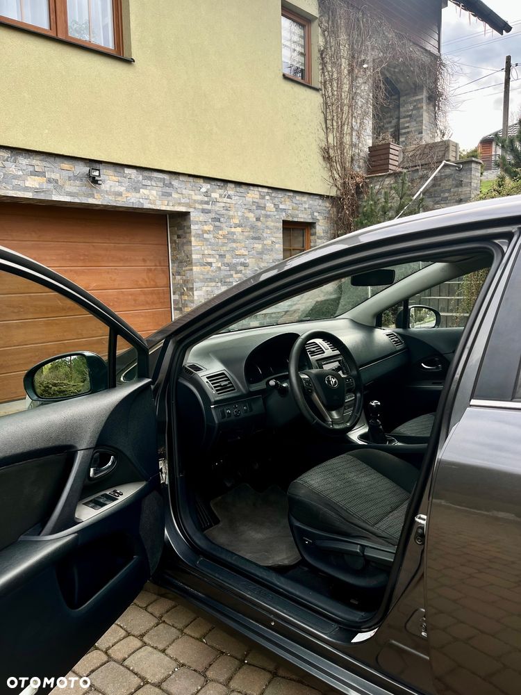 Toyota Avensis 2.0 D-4D - 8