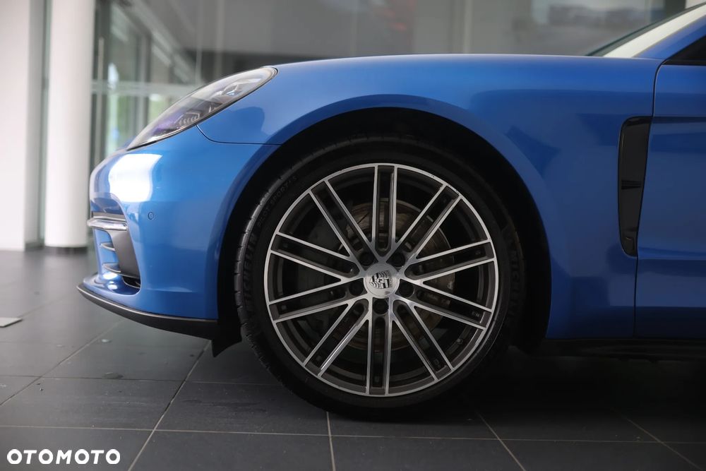 Porsche Panamera 4S - 6