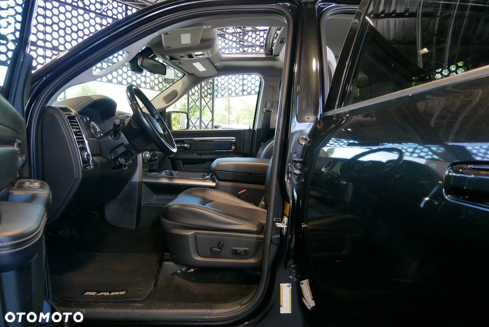 Dodge RAM - 8