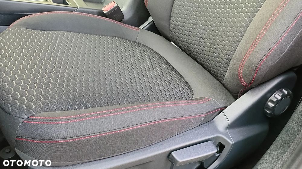 Ford Kuga 1.5 EcoBoost FWD ST-Line - 23