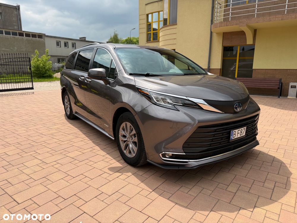 Toyota Sienna - 5