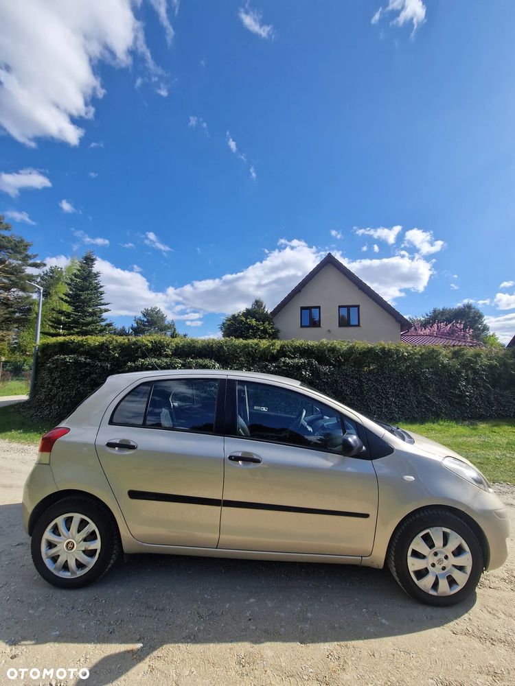 Toyota Yaris 1.33 Luna - 2