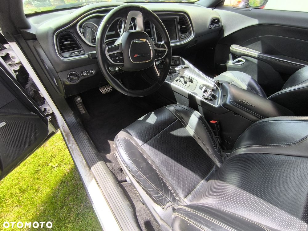 Dodge Challenger - 7