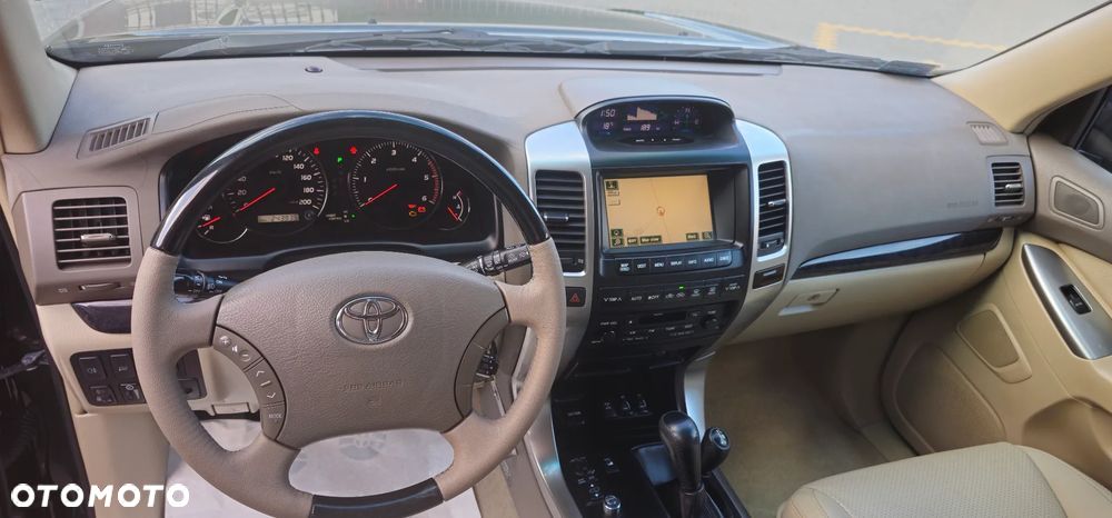 Toyota Land Cruiser - 7