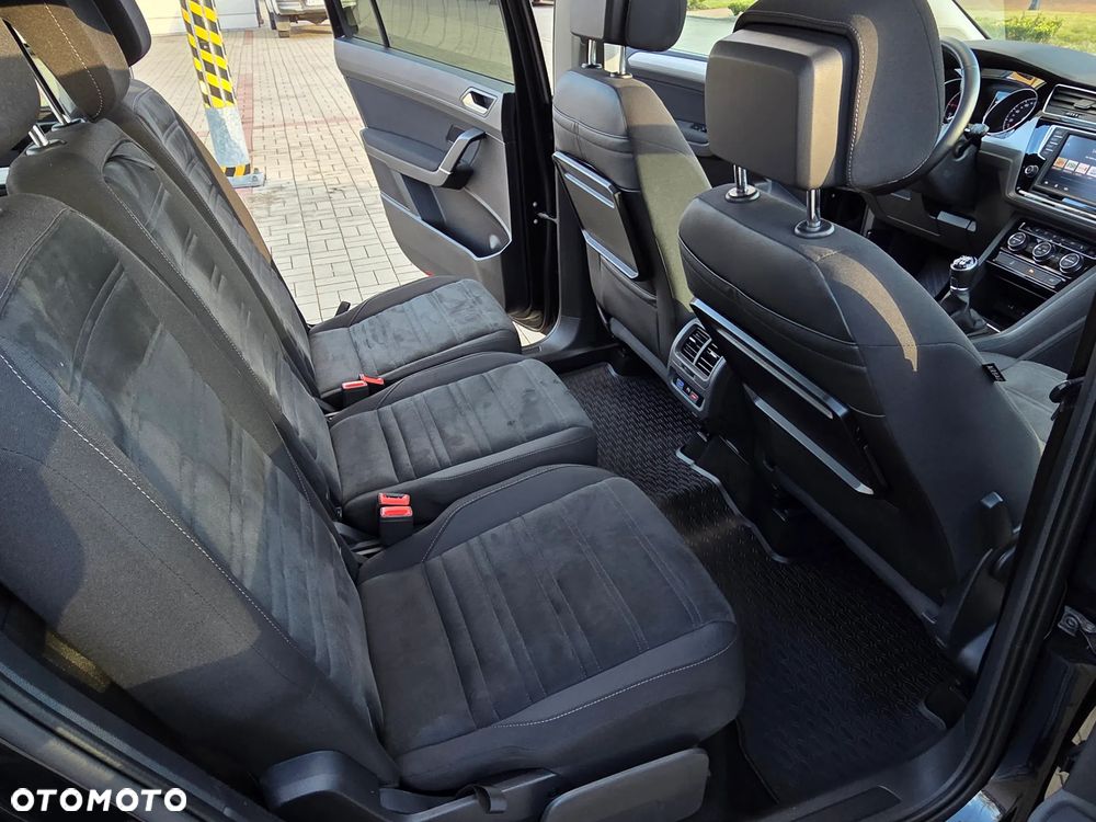 Volkswagen Touran 1.6 TDI SCR (BlueMotion Technology) Comfortline - 23