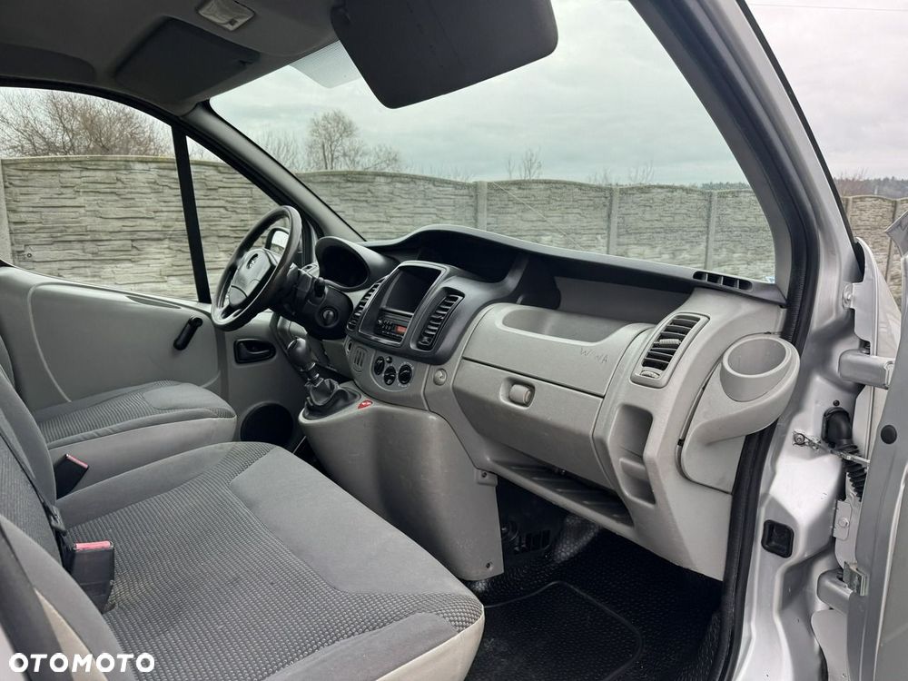 Opel Vivaro - 10