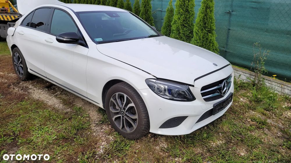 Mercedes-Benz Klasa C 200 4Matic 9G-TRONIC Exclusive - 1