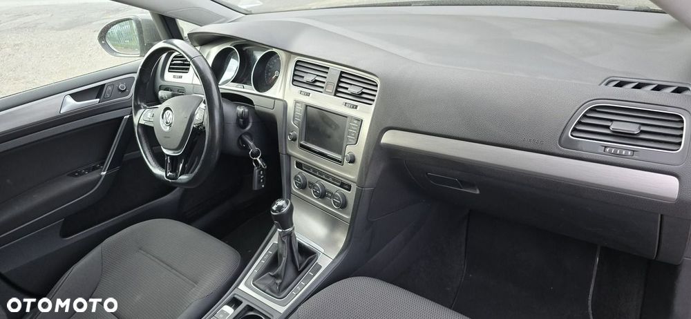 Volkswagen Golf - 19