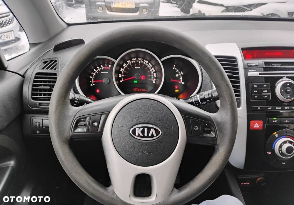 Kia Venga - 12