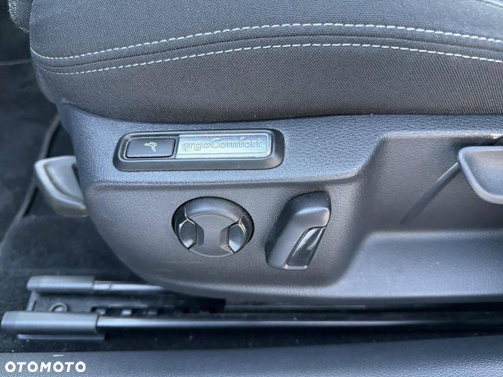 Volkswagen Passat - 23