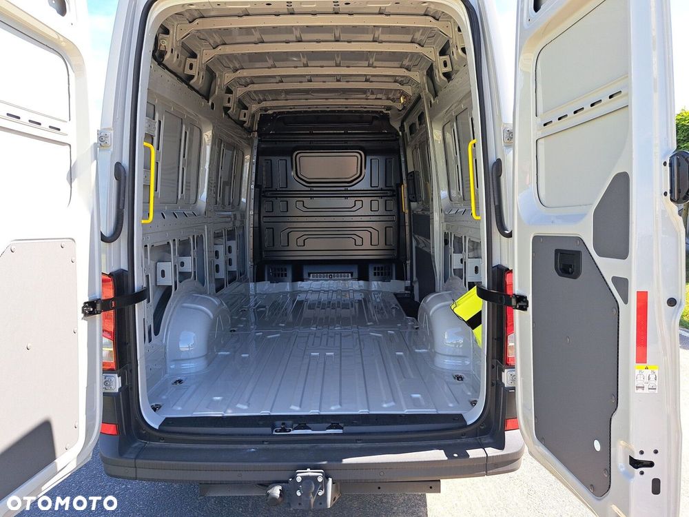 Volkswagen Crafter 35 furgon wysoki dach, 2,0 TDI 177KM, przedni, 6-bieg manualna 3640 mm, Euro 6 - 11
