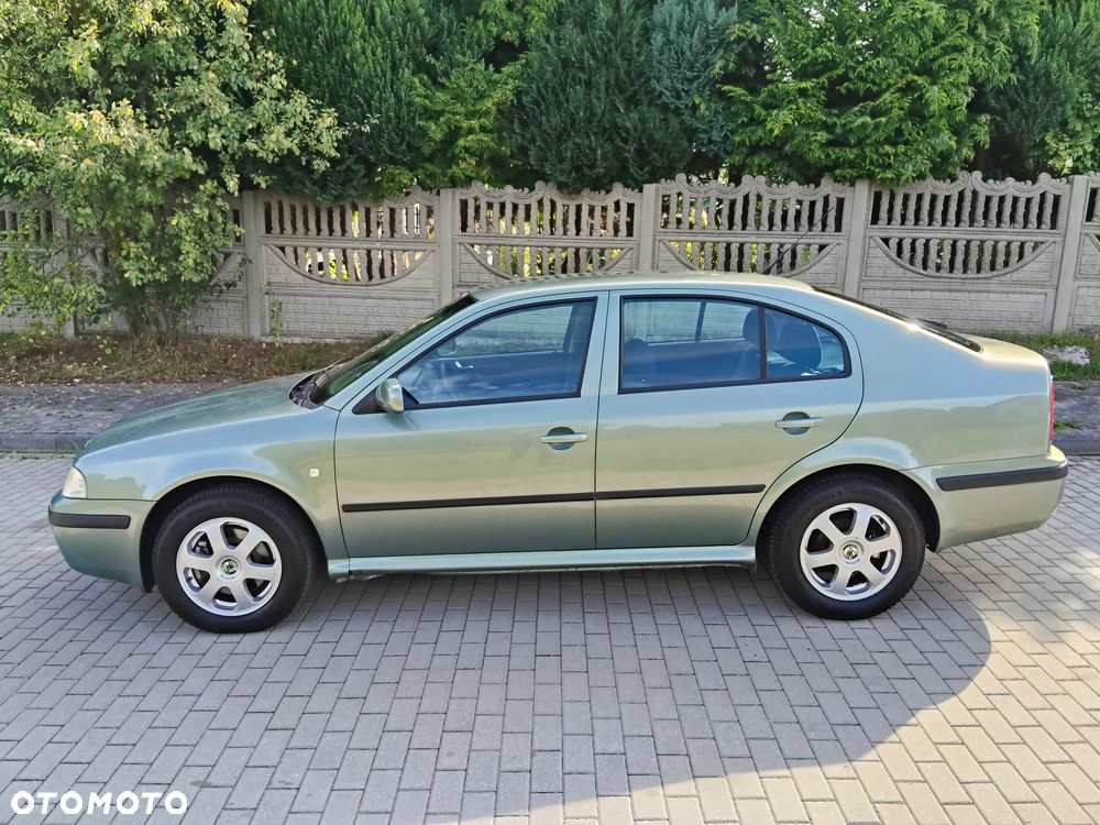 Skoda Octavia 1.8 T Elegance - 4