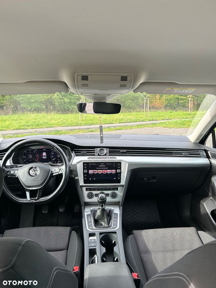 Volkswagen Passat 2.0 TDI SCR Comfortline - 10