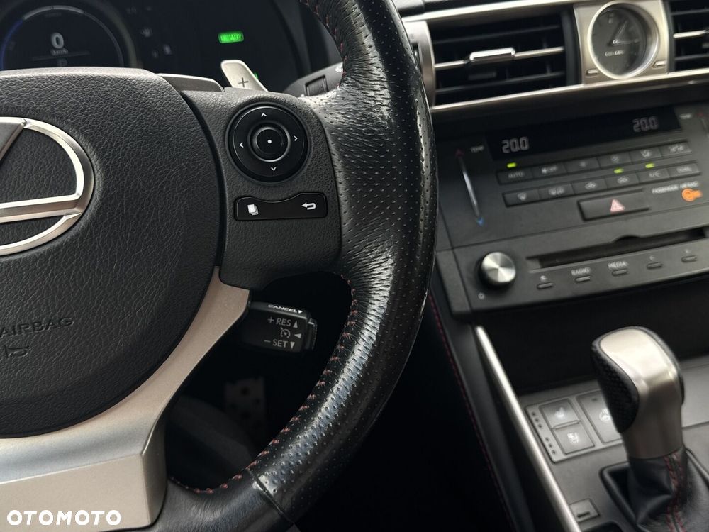 Lexus IS - 21
