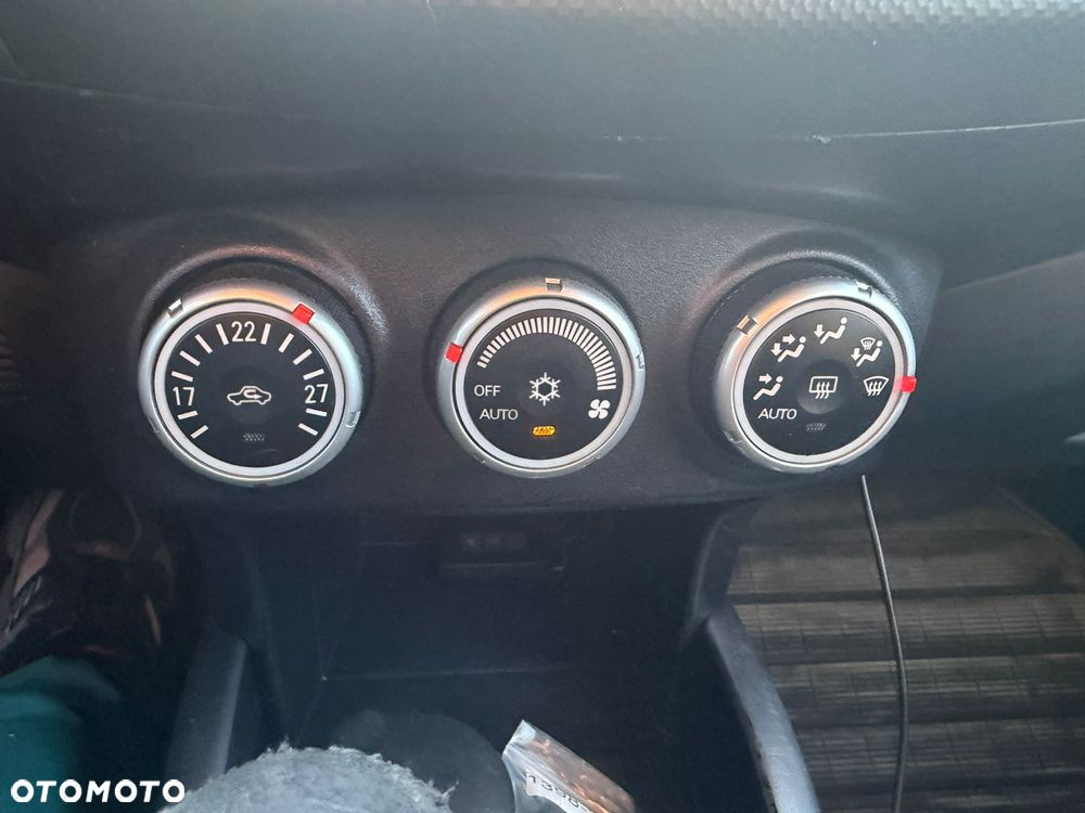 Mitsubishi Outlander 2.0 DI-D 4WD Intense - 21