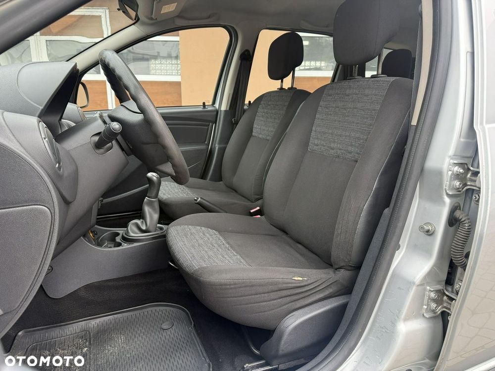 Dacia Duster 1.6 - 17