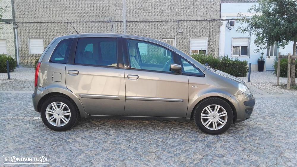 Lancia Musa 1.3 16V M-jet DFN Platino - 2