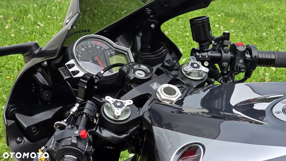 Honda CBR - 16