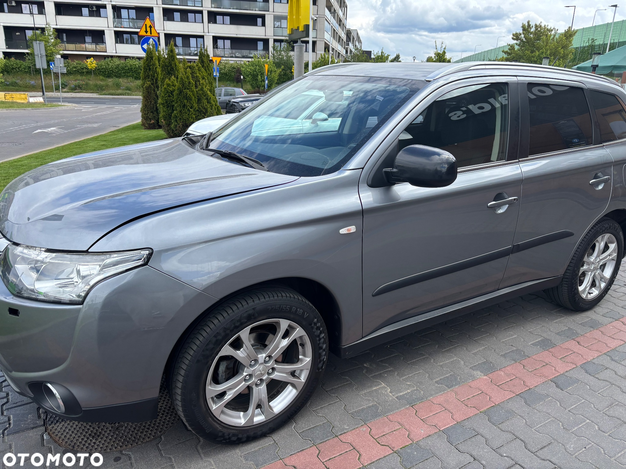 Mitsubishi Outlander 2.0 City Style 2WD - 2