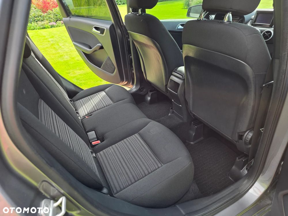 Mercedes-Benz Klasa B 180 d SCORE - 12