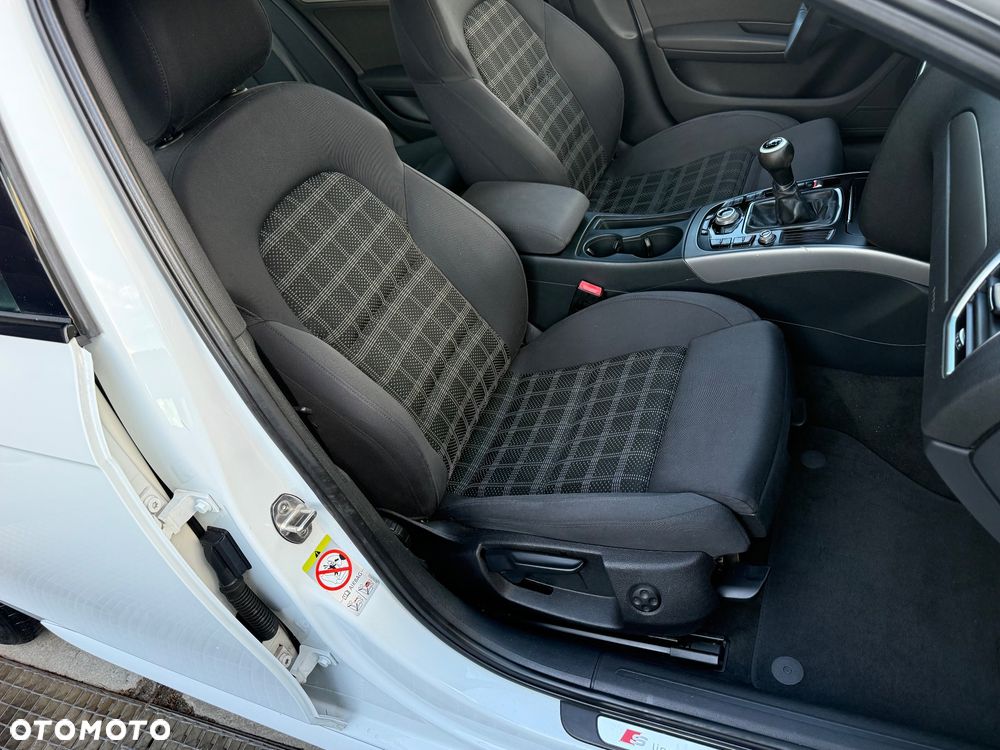 Audi A4 Avant 1.8 TFSI S line Sportpaket - 13