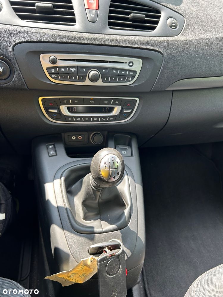 Renault Grand Scenic - 10