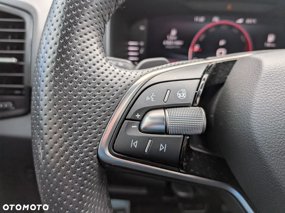 Skoda Karoq 1.5 TSI ACT Sportline DSG - 18