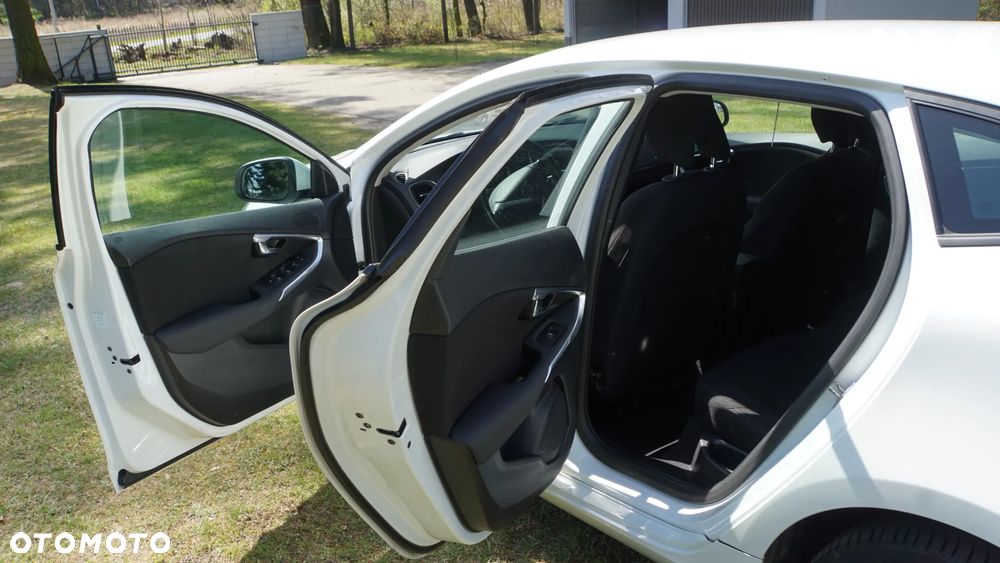 Volvo V40 D2 Powershift Momentum - 9