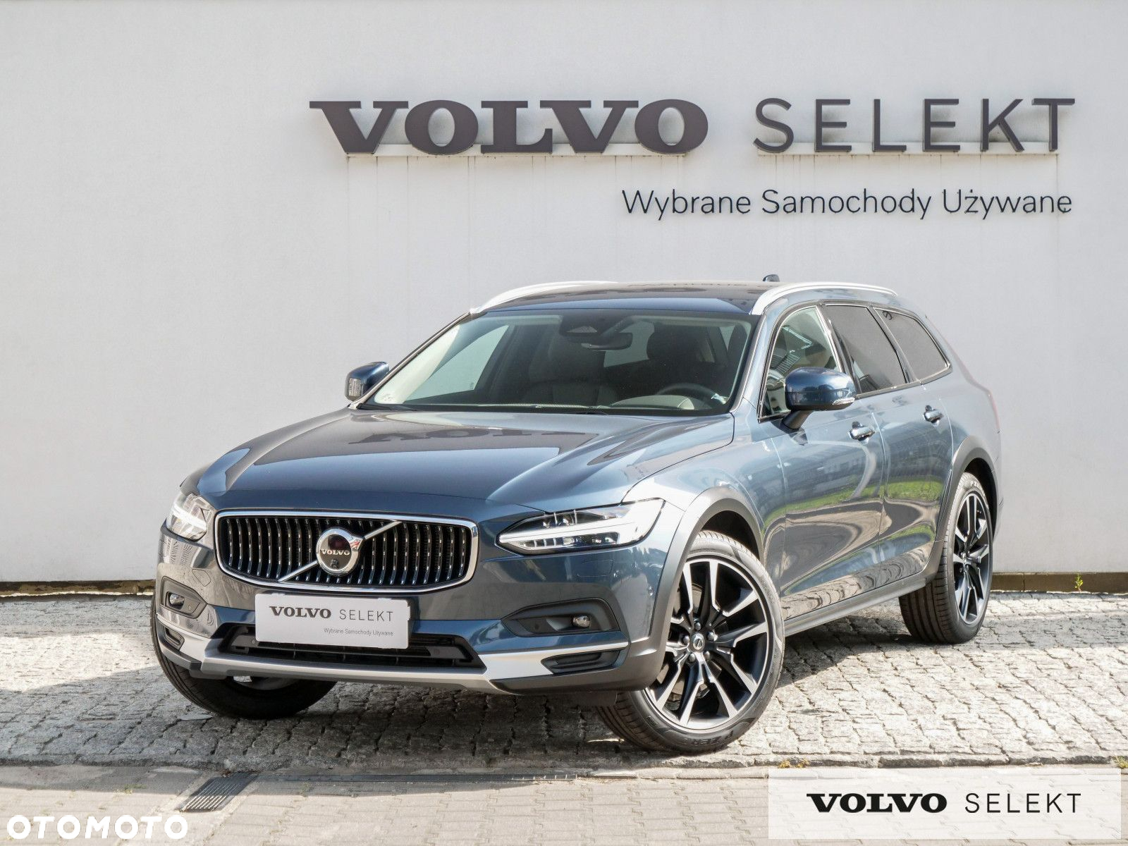 Volvo V90 Cross Country - 2