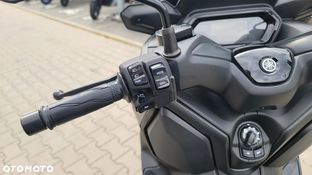 Yamaha X-max - 25
