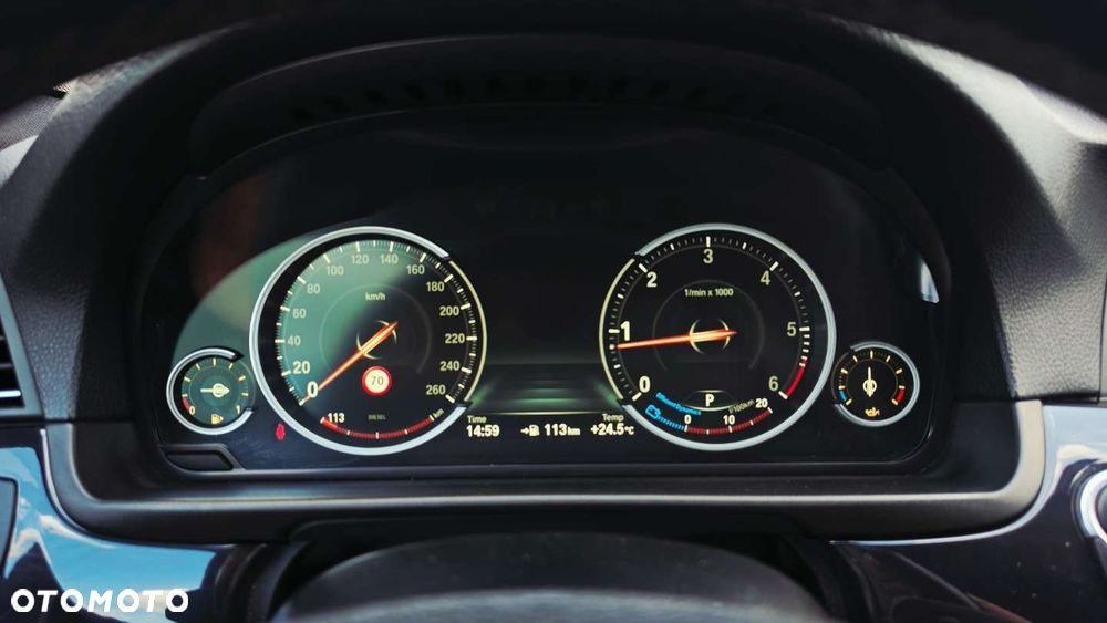 BMW Seria 5 520d xDrive - 17