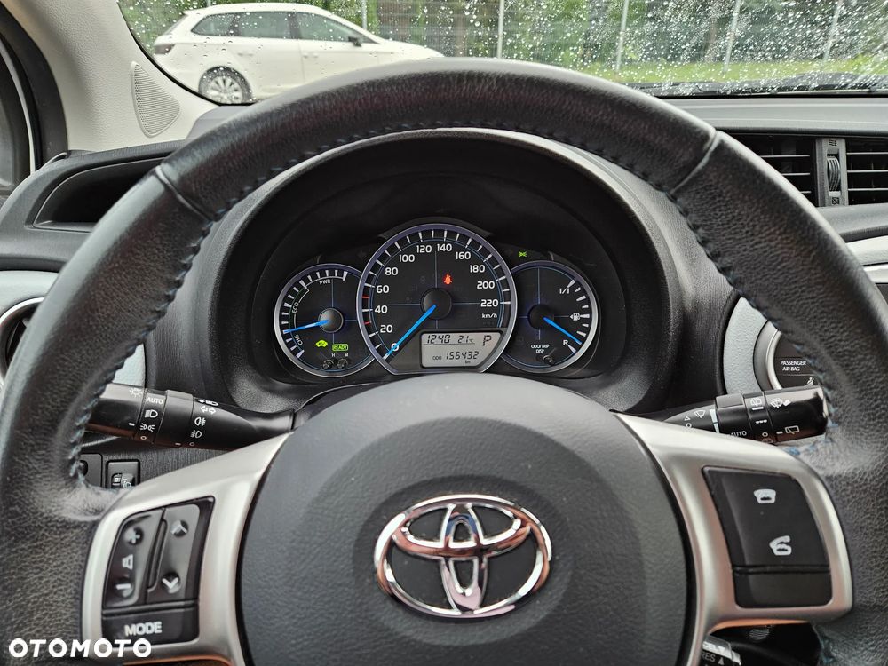 Toyota Yaris 1.5 VVT-i Life - 10