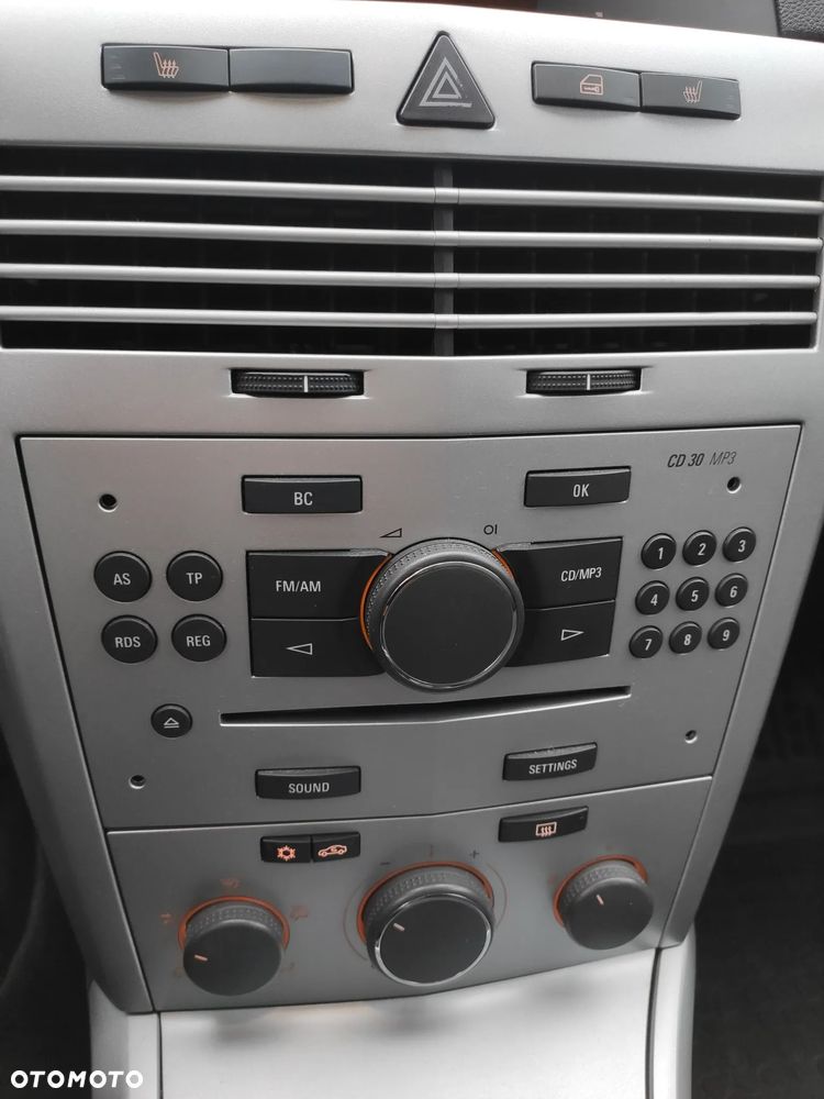 Opel Astra 1.4 Enjoy - 24