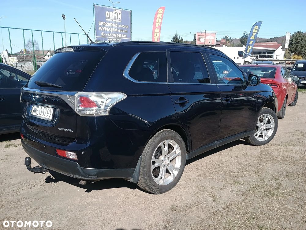 Mitsubishi Outlander 2.2 DI-D 4WD Automatik Instyle - 18