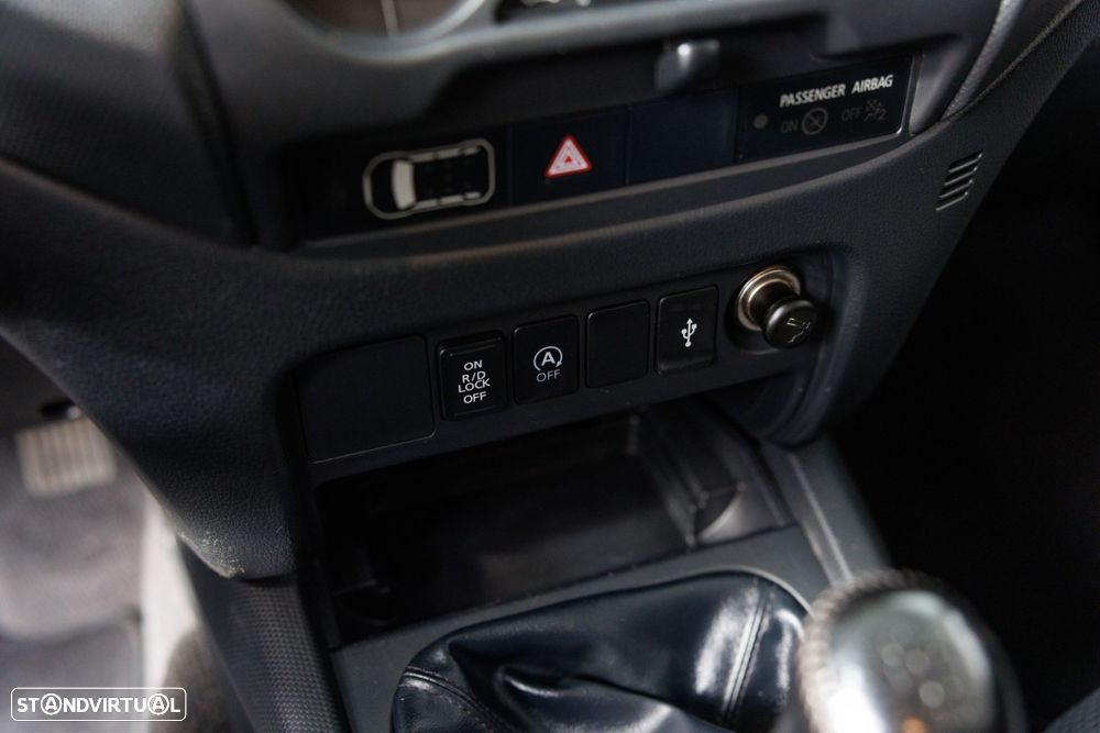 Mitsubishi L200 2.3 DI-D CD Invite 4WD - 8