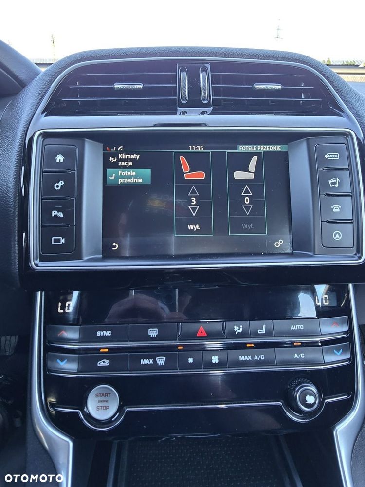 Jaguar XE - 36