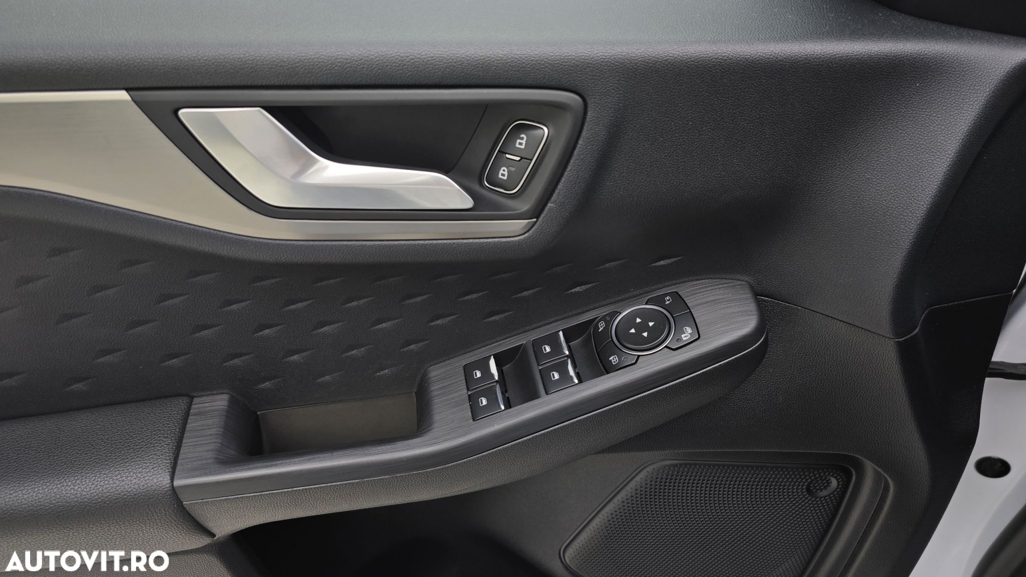 Ford Kuga - 11