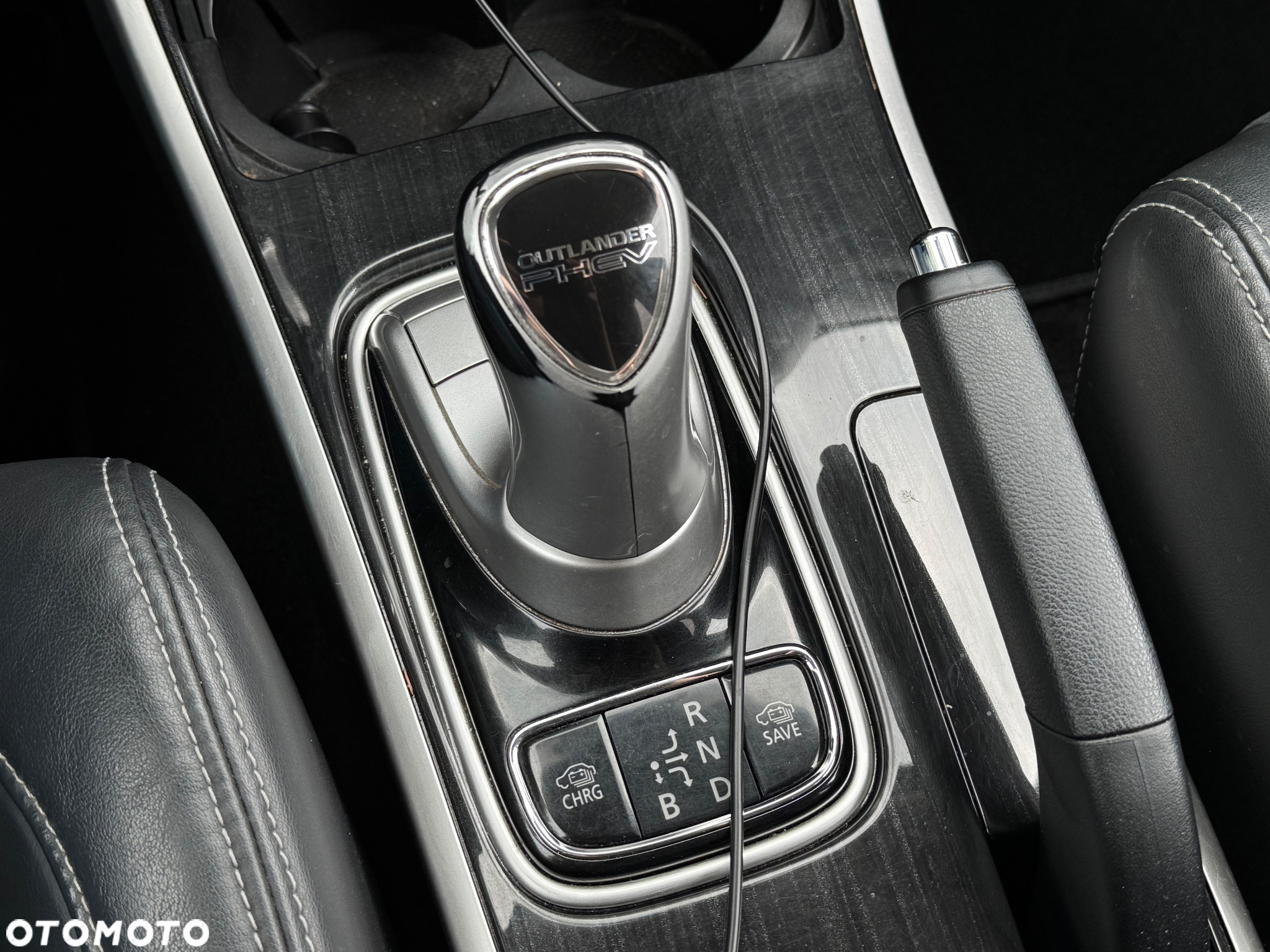 Mitsubishi Outlander 2.0 4WD Plug-In Hybrid - 12