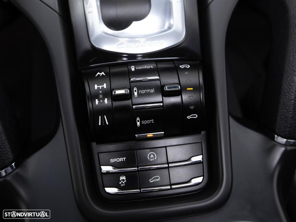 Porsche Cayenne - 26