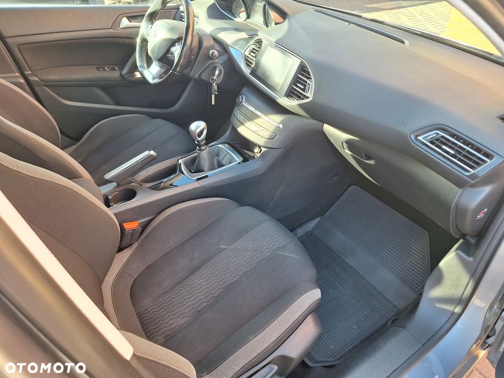 Peugeot 308 1.6 BlueHDi Allure S&S - 27