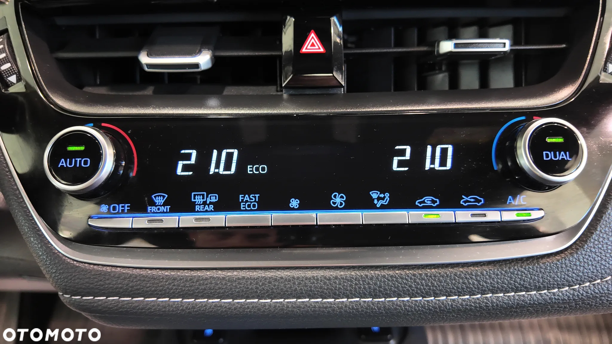 Toyota Corolla 1.8 Hybrid Active - 28