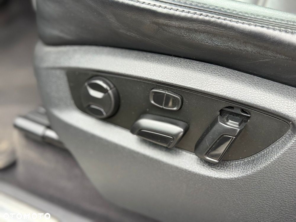 Volkswagen Touareg - 26