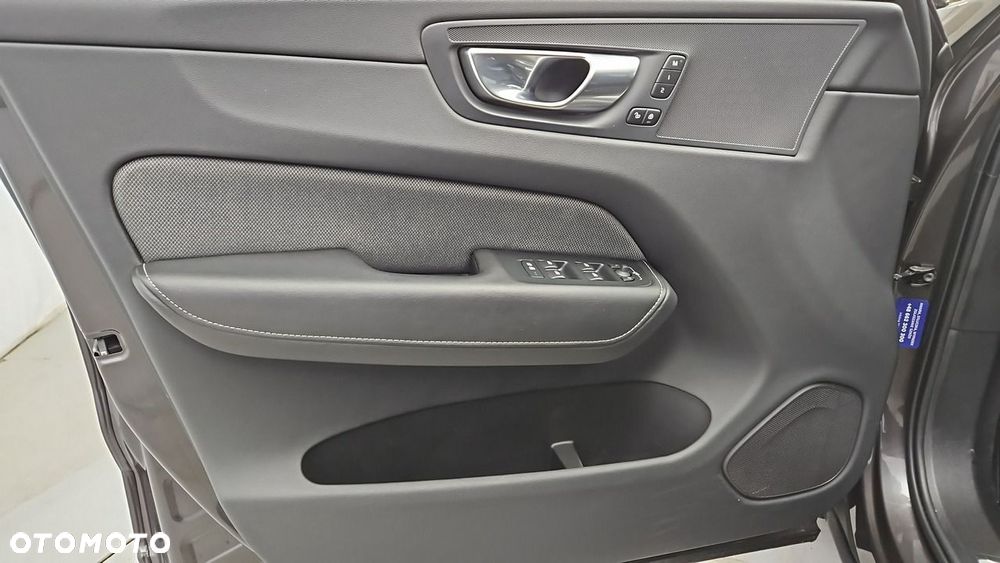 Volvo XC 60 B4 D AWD Plus Dark - 10