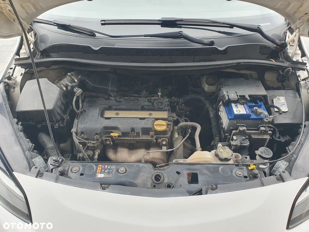 Opel Corsa 1.4 Cosmo - 21