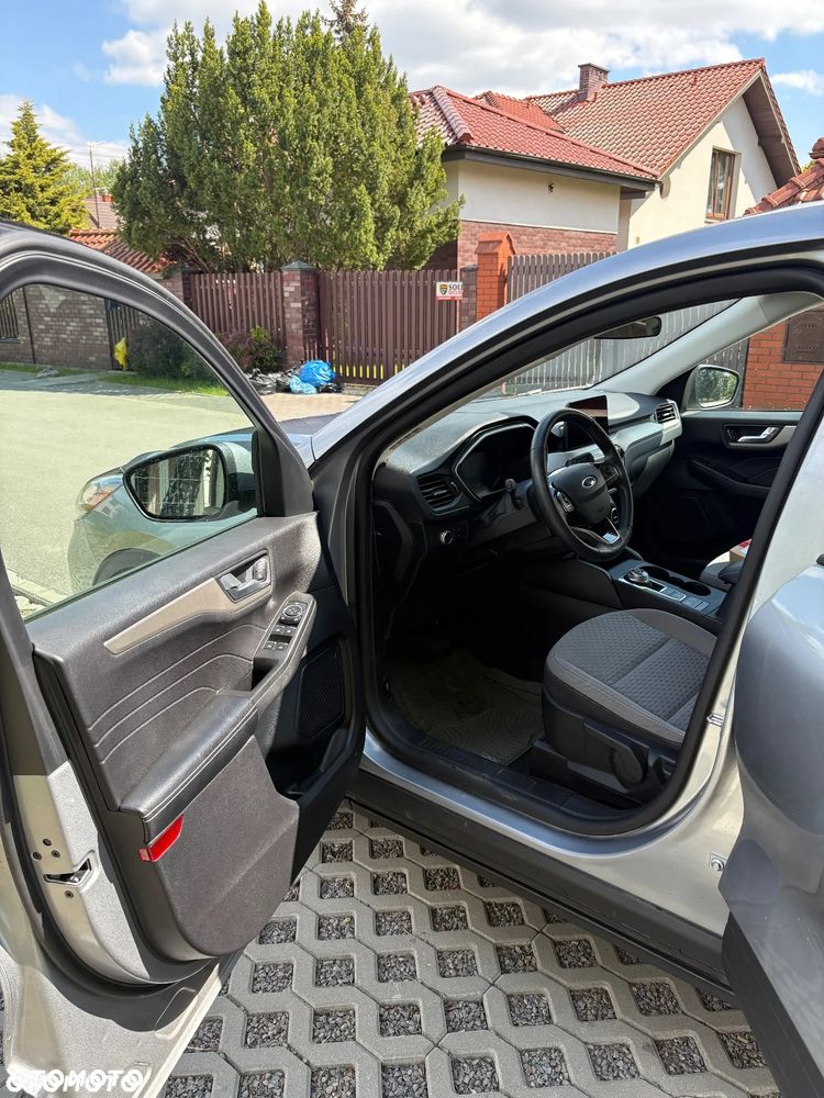 Ford Kuga - 12